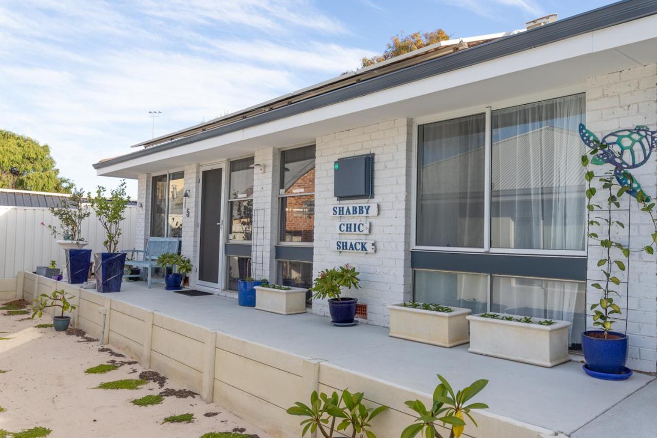 Shabby Chic Shack - 2 Bedroom Beach Cottage Yanchep Bagian luar foto