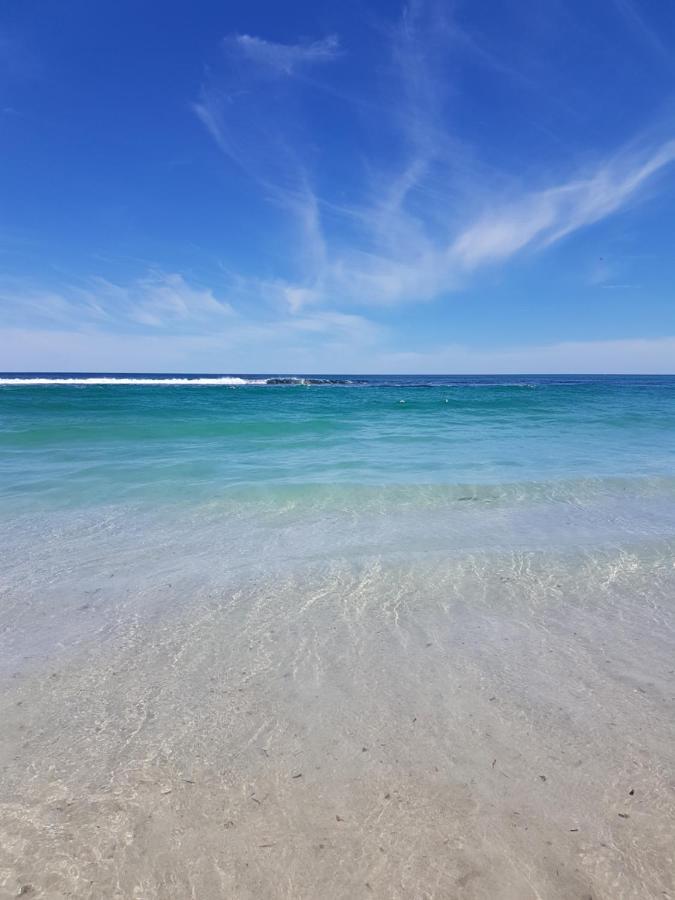Shabby Chic Shack - 2 Bedroom Beach Cottage Yanchep Bagian luar foto