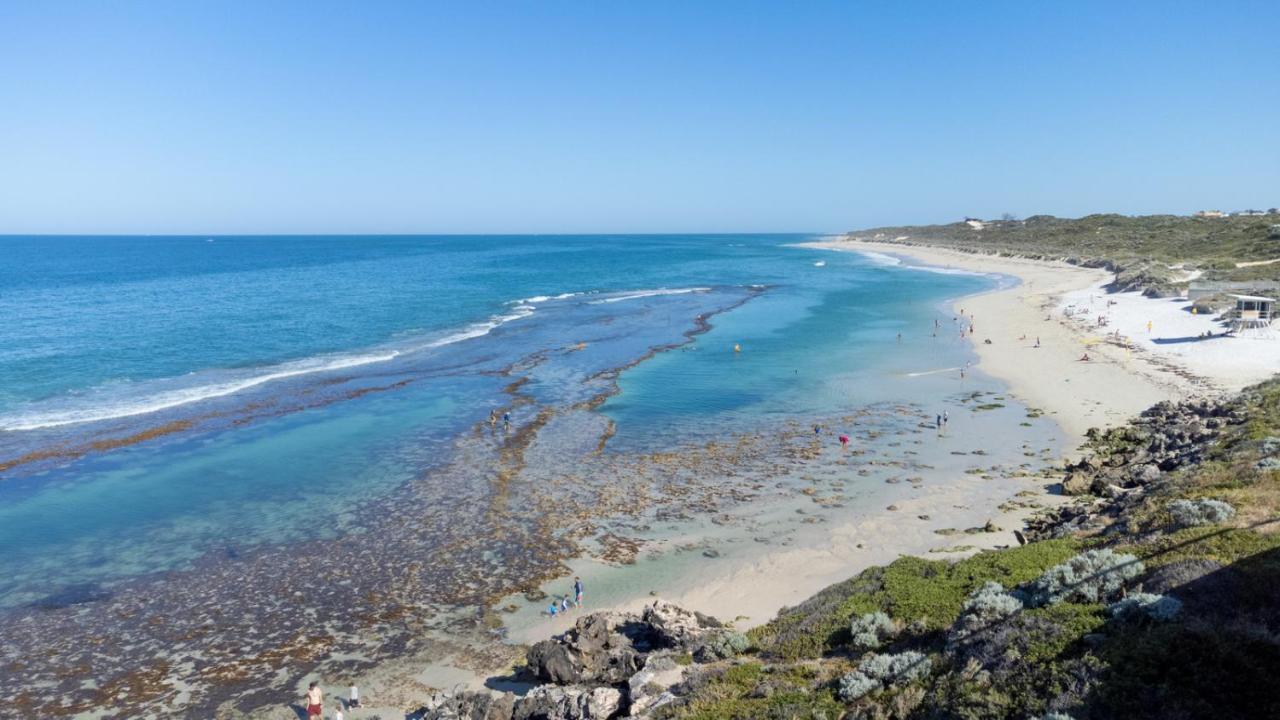 Shabby Chic Shack - 2 Bedroom Beach Cottage Yanchep Bagian luar foto