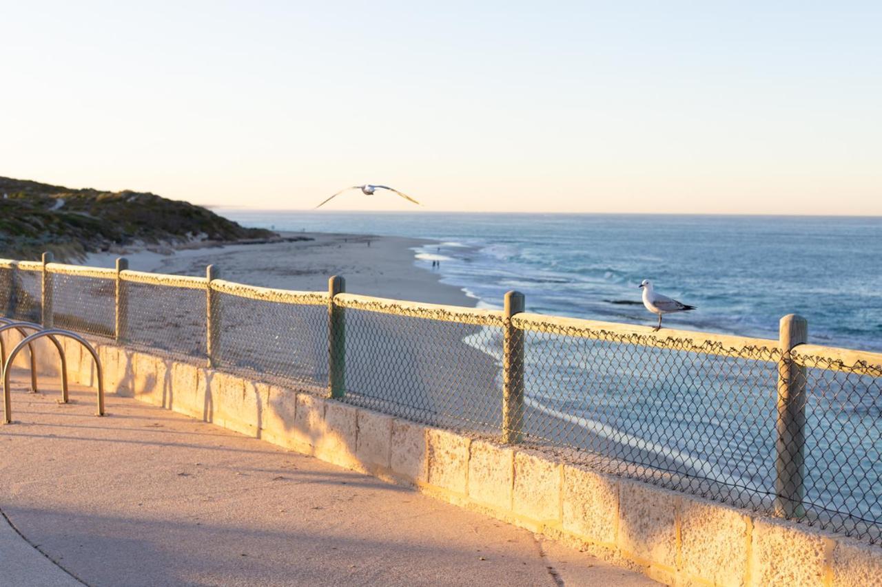 Shabby Chic Shack - 2 Bedroom Beach Cottage Yanchep Bagian luar foto