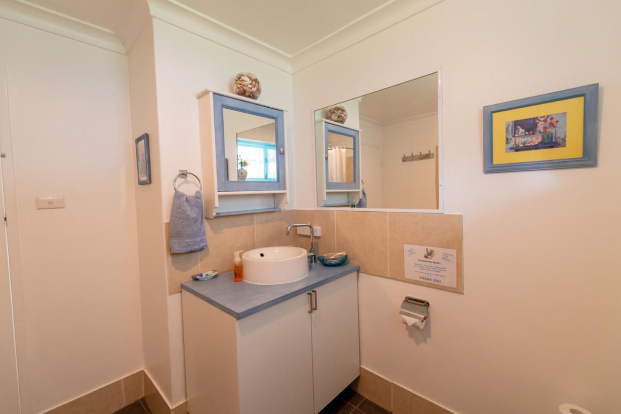 Shabby Chic Shack - 2 Bedroom Beach Cottage Yanchep Bagian luar foto
